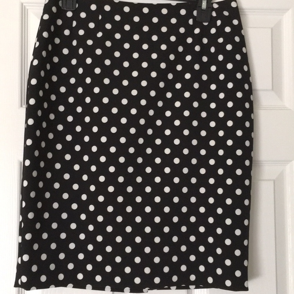 Final sale New Kasper size 4p polkadot  skirt